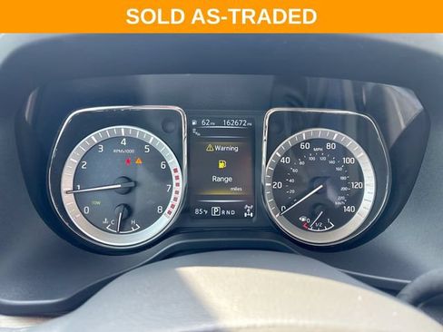 Used 2018 Nissan Titan SL AWD/4WD image 15