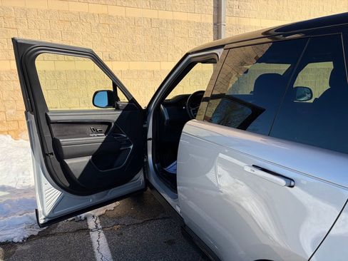 Certified 2023 Land Rover Range Rover SE image 10