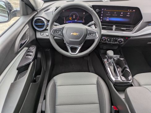 New 2025 Chevrolet Trax LT w/ Driver Confidence Package image 4