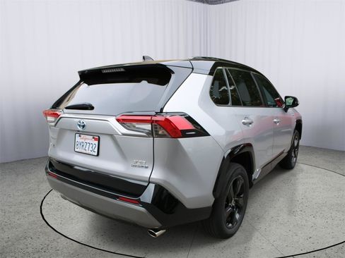 Used 2021 Toyota RAV4 XSE w/ XSE Grade Weather Package AWD/4WD image 7