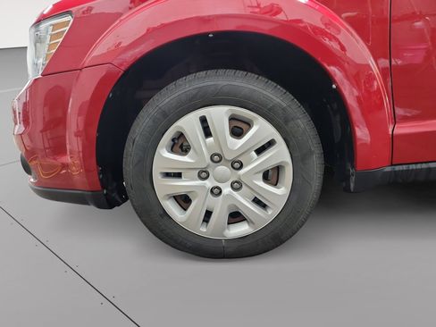 Used 2019 Dodge Journey SE FWD image 13