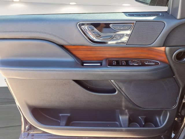 Used 2022 Lincoln Navigator L Reserve AWD/4WD image 16