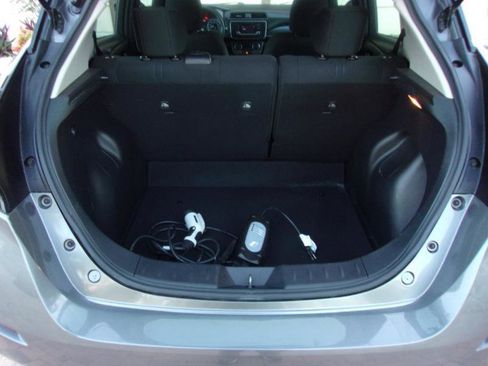Used 2018 Nissan Leaf S w/ S Charge Package FWD image 22