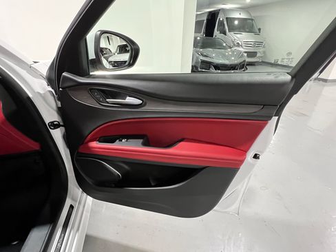 Used 2021 Alfa Romeo Stelvio Ti w/ Nero Edizione image 35