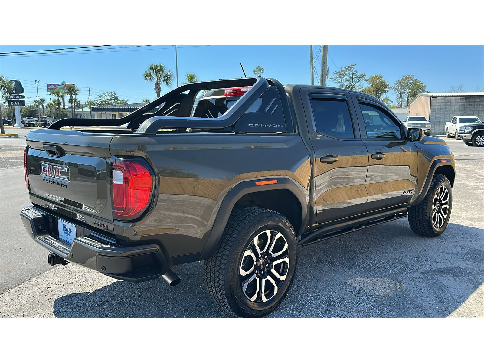 Used 2025 GMC Canyon AT4 w/ Nightfall Edition AWD/4WD image 6