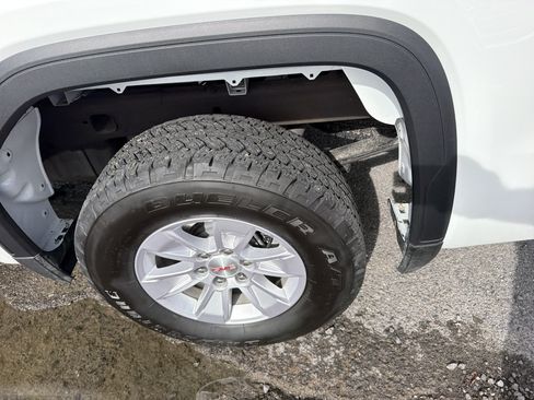 Used 2025 GMC Sierra 1500 Pro w/ Pro Value Package AWD/4WD image 9