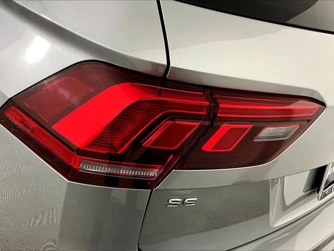 Used 2022 Volkswagen Tiguan SE image 27