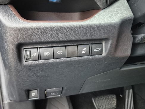 Used 2020 Toyota RAV4 Limited w/ Limited Grade Weather Package AWD/4WD image 28