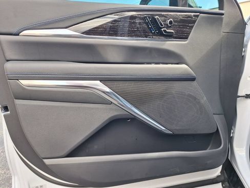 New 2026 Cadillac Escalade IQ Luxury 1 w/ LPO, Floor Liner Package AWD/4WD image 35