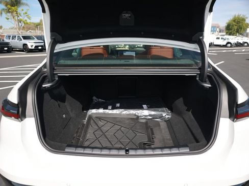 Used 2025 BMW i7 xDrive60 w/ Executive Package AWD/4WD image 39