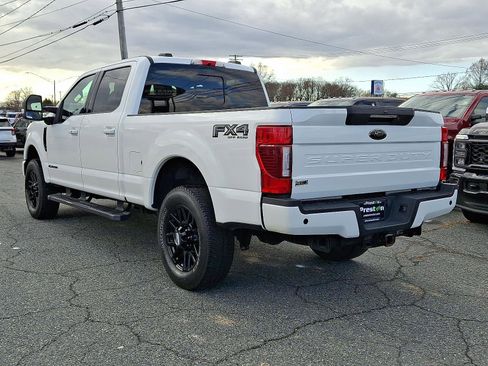 Used 2022 Ford F250 Lariat w/ Black Appearance Package image 6