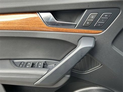 Used 2023 Audi Q5 2.0T Premium Plus w/ Premium Plus Package image 26