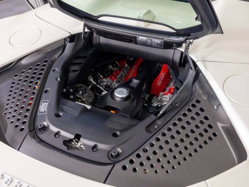 Used 2025 Ferrari SF90 Spider AWD/4WD image 68
