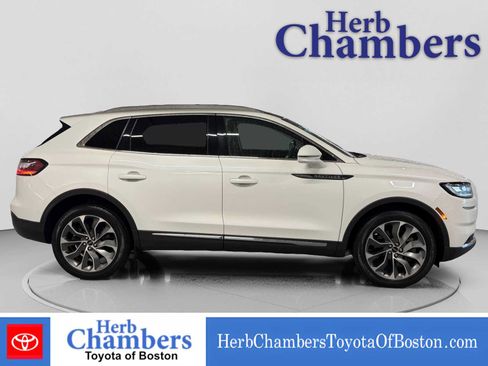 Used 2021 Lincoln Nautilus Reserve AWD/4WD image 11