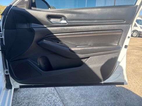 Used 2022 Nissan Altima 2.5 SR image 9