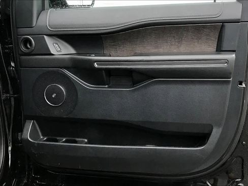 Used 2020 Ford Expedition Limited RWD image 23