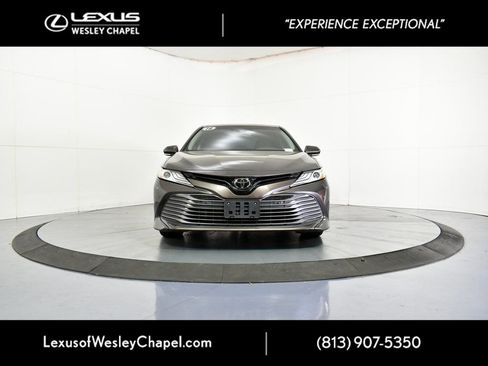 Used 2018 Toyota Camry XLE image 13