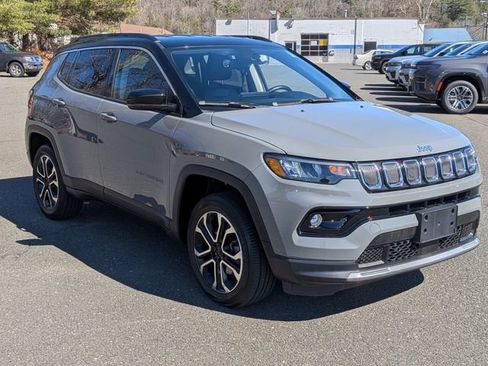 Certified 2022 Jeep Compass Limited AWD/4WD image 3