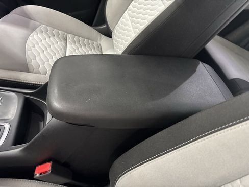 Used 2020 Chevrolet Equinox LS image 24