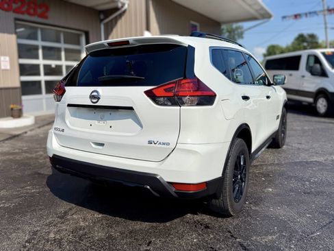 Used 2017 Nissan Rogue SV AWD/4WD image 8