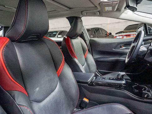 Used 2026 Toyota Prius Plug-In Hybrid image 17