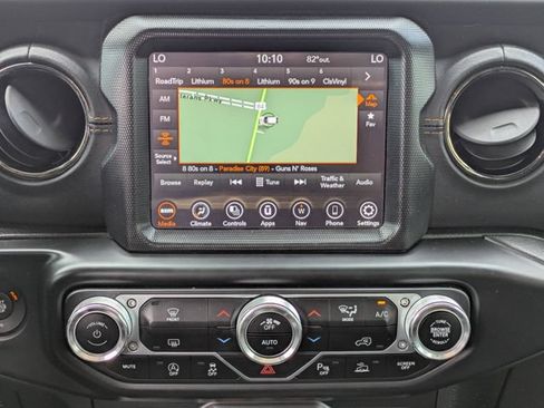 Used 2021 Jeep Gladiator Overland AWD/4WD image 14