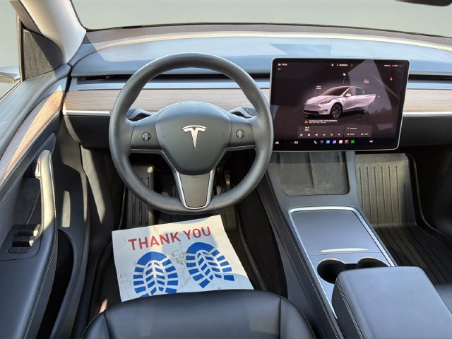Used 2025 Tesla Model Y Long Range RWD image 16