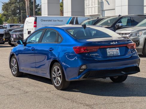 Used 2023 Kia Forte LXS image 7