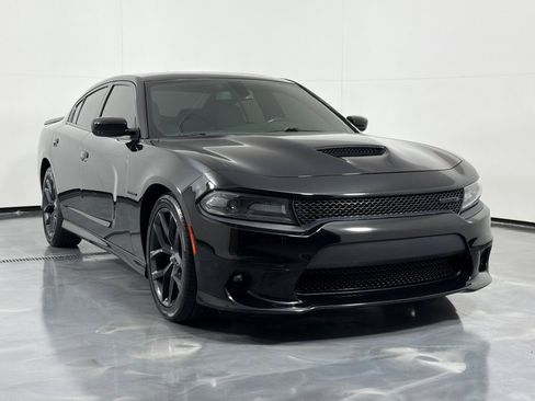 Used 2020 Dodge Charger R/T w/ Blacktop Package RWD image 3