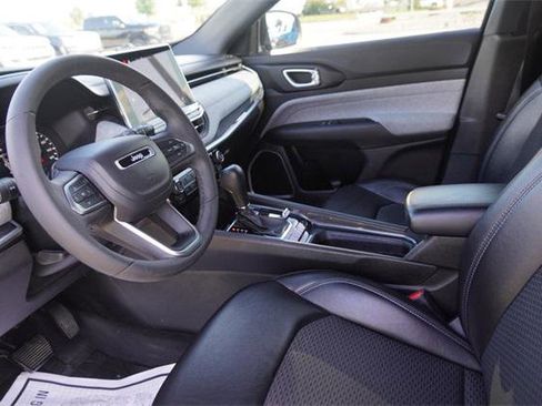 Certified 2023 Jeep Compass Latitude image 18