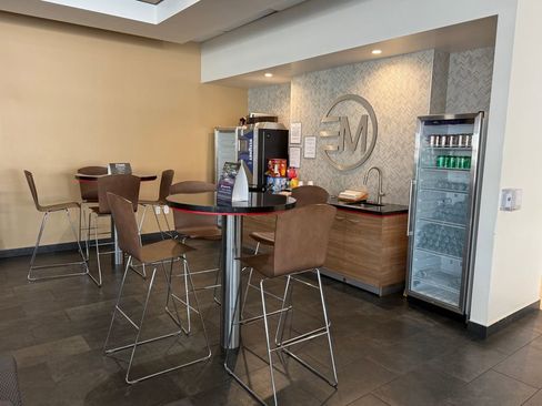 Used 2010 Toyota Camry LE image 8