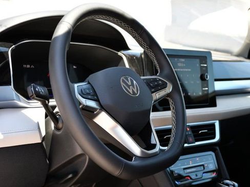 New 2026 Volkswagen Taos SE AWD/4WD image 11