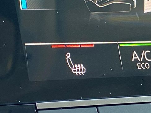 Used 2022 Audi e-tron Premium w/ Convenience Plus Package image 15