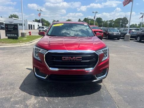 Used 2023 GMC Terrain SLE w/ Driver Convenience Package AWD/4WD image 2