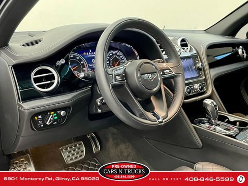 Used 2017 Bentley Bentayga image 9