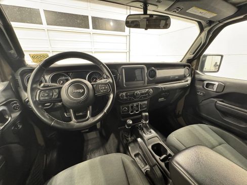 Used 2020 Jeep Gladiator Sport AWD/4WD image 38