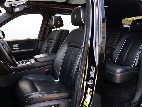 Used 2019 Rolls-Royce Cullinan image 12