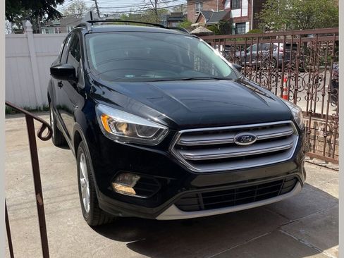 Used 2018 Ford Escape SEL image 1