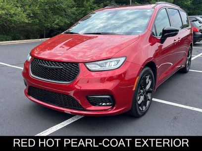 Used 2025 Chrysler Pacifica Limited