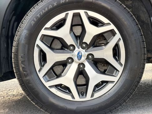 Certified 2023 Subaru Forester Premium AWD/4WD image 7
