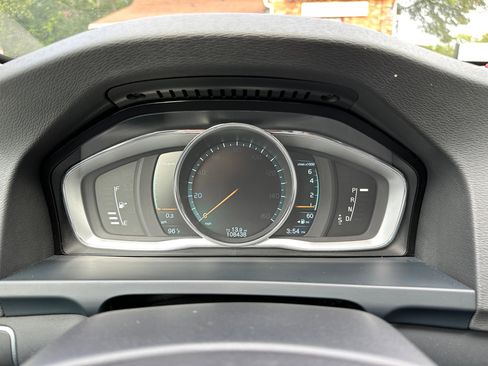 Used 2015 Volvo V60 T5 Platinum image 29