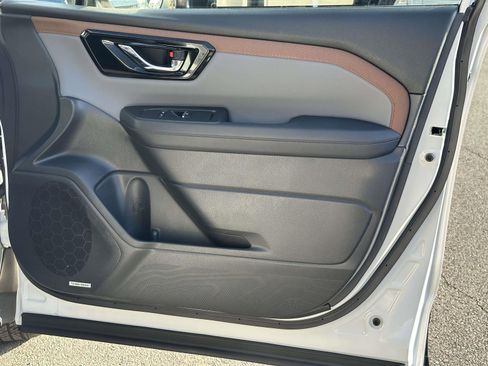 Used 2025 Subaru Forester Sport image 27