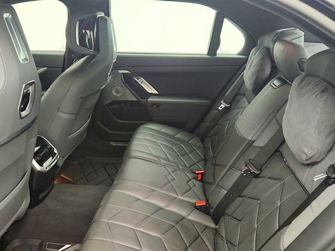 Used 2024 BMW i7 xDrive60 w/ Executive Package image 21