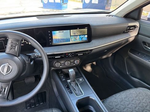 Used 2025 Nissan Kicks SV FWD image 30