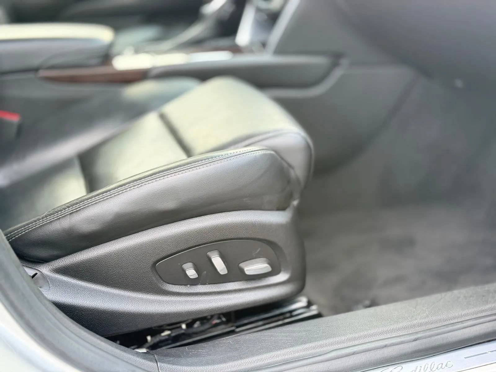 Used 2016 Cadillac XTS Luxury FWD image 12