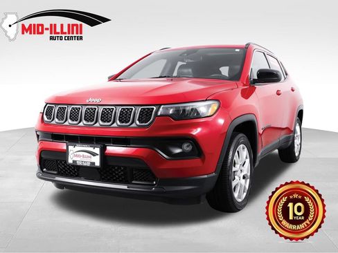Used 2023 Jeep Compass Latitude w/ Sun and Sound Group AWD/4WD image 1