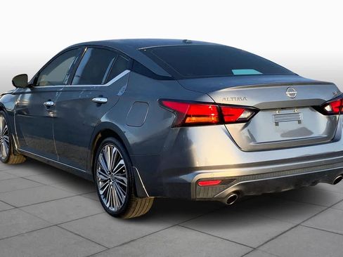 Used 2024 Nissan Altima 2.5 SL FWD image 12