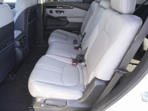 Used 2023 Honda Pilot Touring image 13