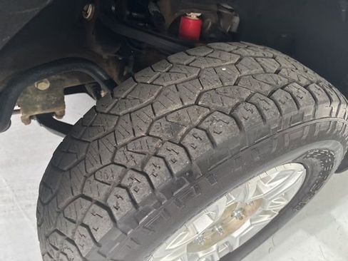 Used 2024 Chevrolet Silverado 2500 LT w/ Convenience Package image 41