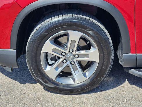 Used 2025 Honda Pilot EX-L image 10
